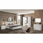 Chambre à coucher A.F Marie laquée blanche